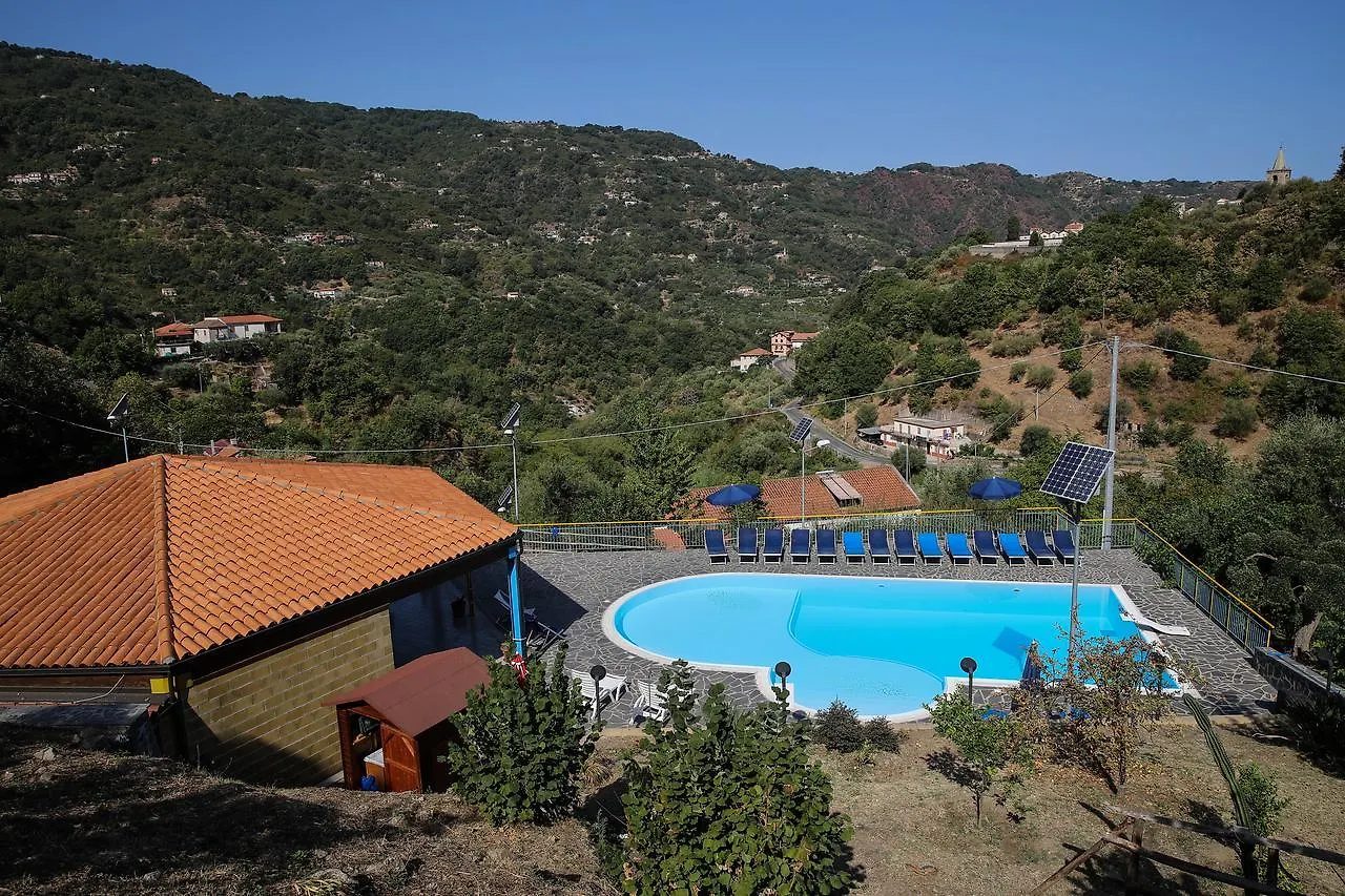 مزرعة للإقامة Turismo Rurale Il Sole Sant'Angelo di Brolo